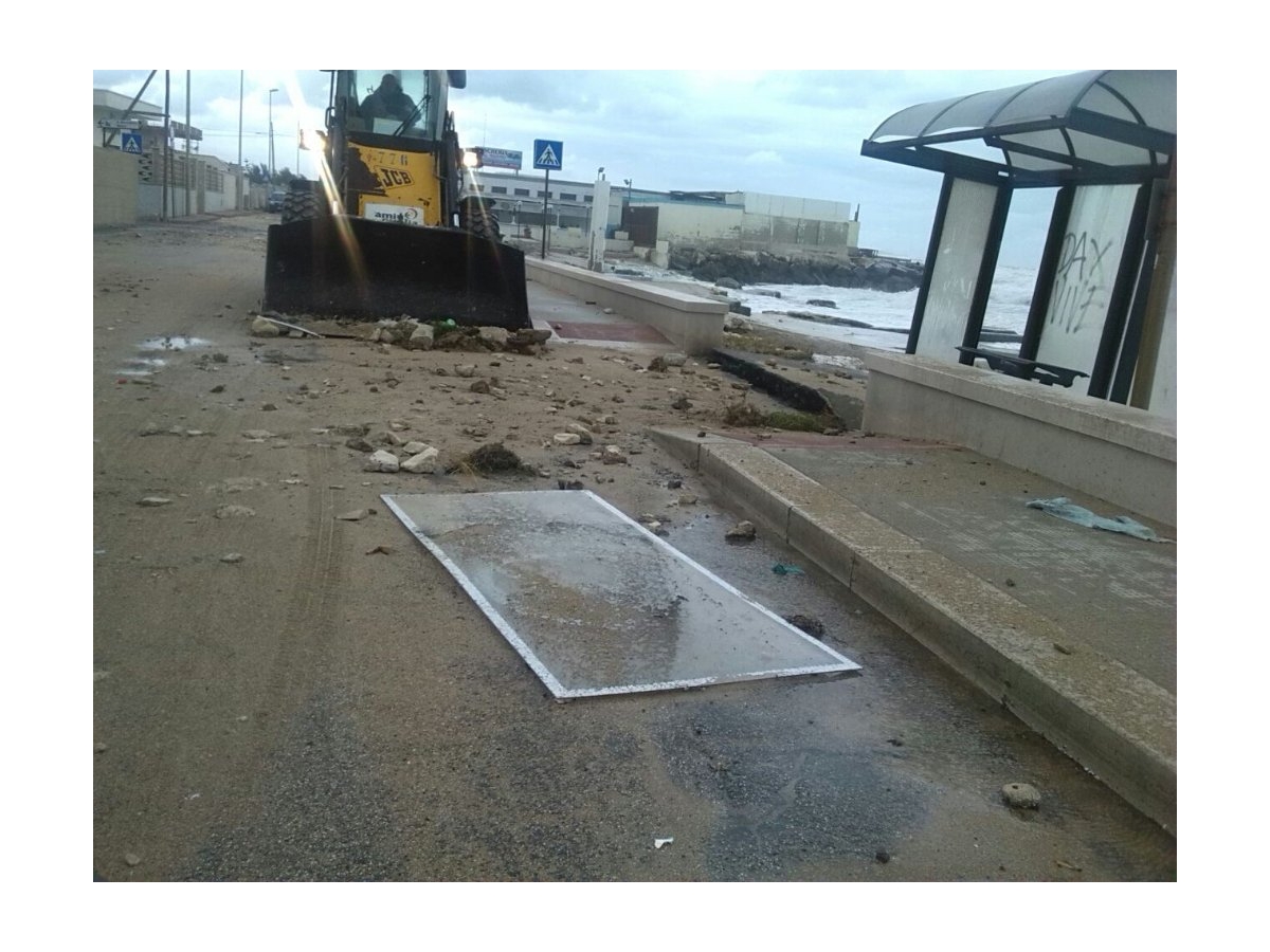 Bari, raffiche di vento e mareggiate: in corso la stima dei danni