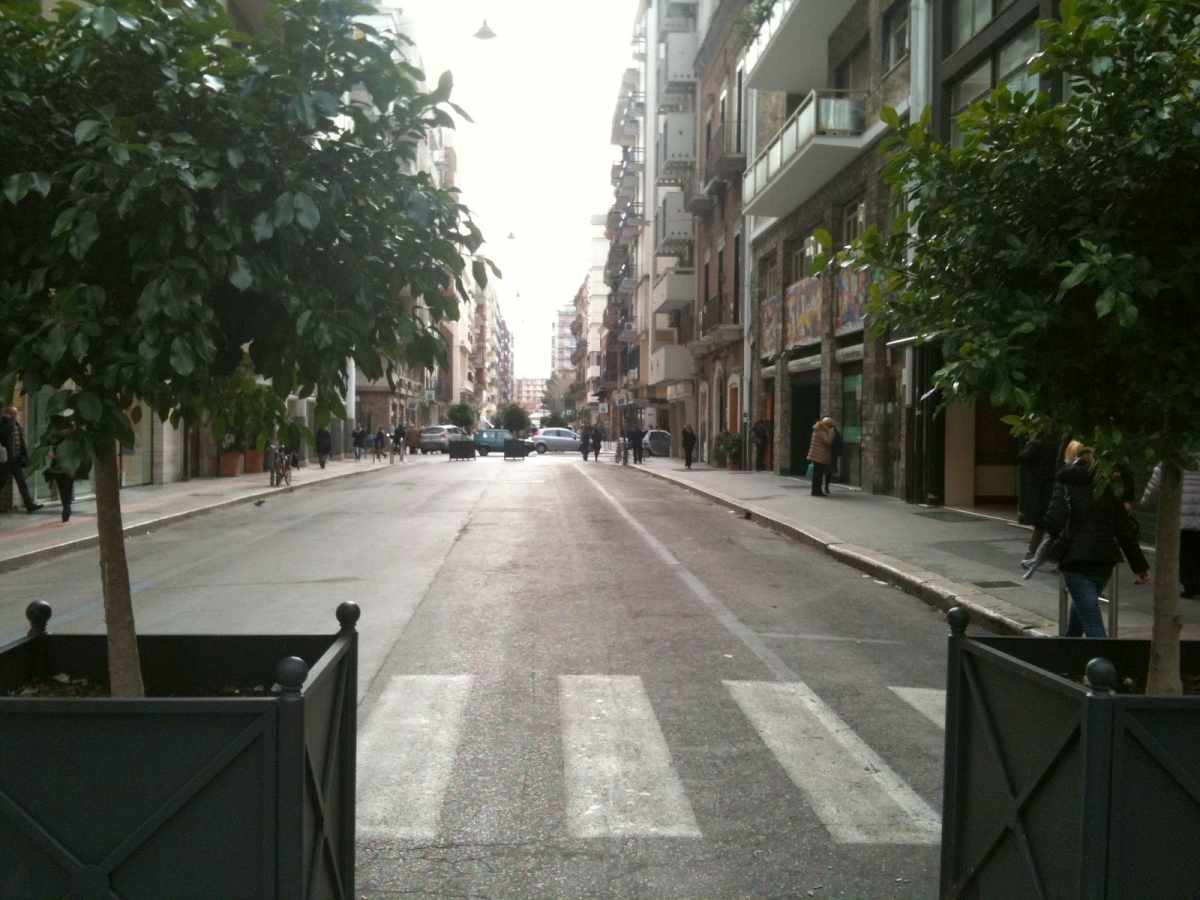 Bari, riqualificazione aree pedonali: in primavera rifacimento dei marciapiedi in via Argiro e via Roberto da Bari