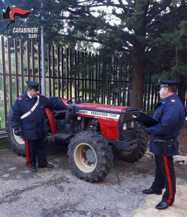 Bari, rubavano mezzi agricoli ed estorcevano denaro ai proprietari: 7 arresti