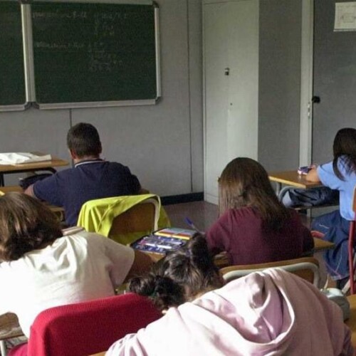 Bari, scene di aborti vietate ai minori mostrate durante l’ora di religione: la denuncia del M5S