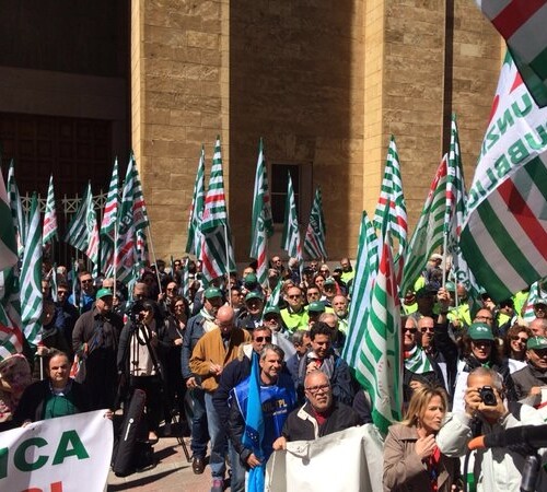 Bari, sciopero generale dei lavoratori della pubblica amministrazione: ‘Rilanciare il settore’