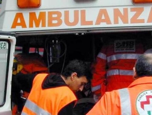 Bari, scontro tra un’ambulanza e un’auto: sei feriti, muore la paziente a bordo del mezzo di soccorso