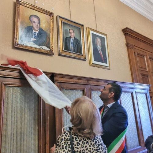 Bari, scoperto il ritratto dell’ex sindaco Luigi Farace