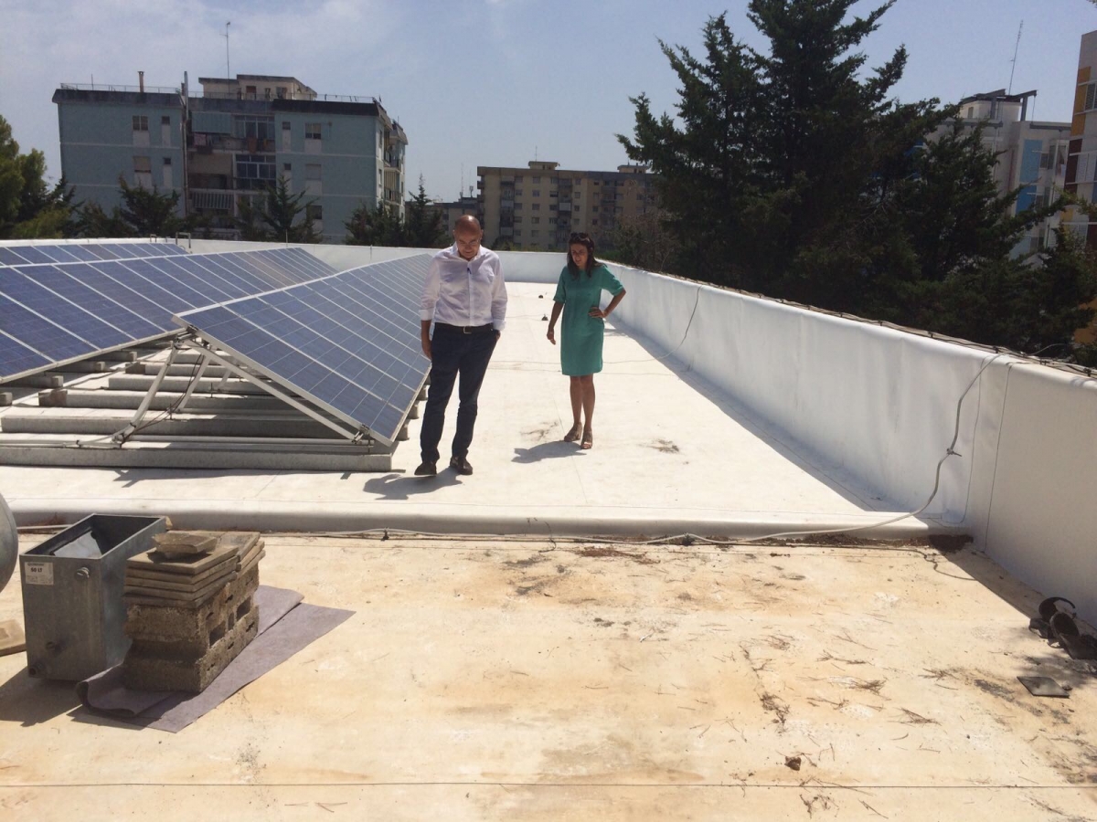 Bari, sostituzione lastrici solari nelle scuole: terminati i lavori nell’istituto Rodari di Japigia