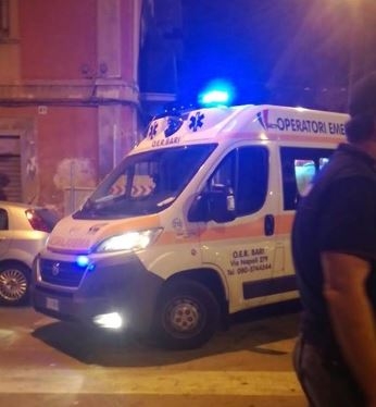 Bari, sparatoria tra i passanti nel quartiere Madonnella: ferito 28enne