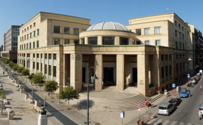 Bari, studente bloccato all’ingresso dell’ex Palazzo delle poste. La denuncia degli studenti: ‘Solo perché nero’