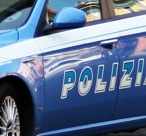 Bari, tenta di investire due poliziotti durante un inseguimento: arrestato 55enne