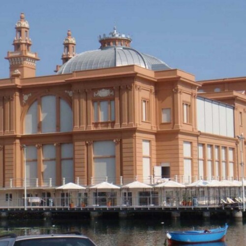 Bari, tutto pronto per il restauro del teatro Margherita: firmato il contratto per l’avvio dei lavori