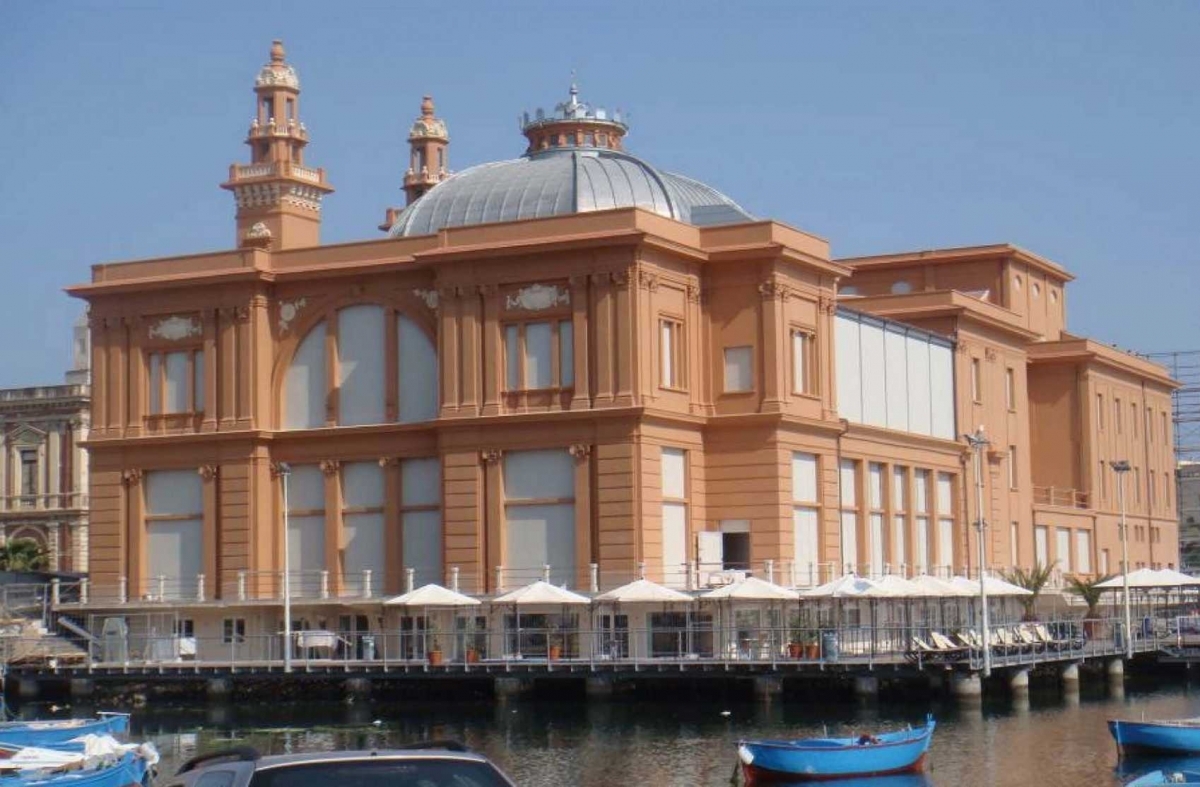 Bari, tutto pronto per il restauro del teatro Margherita: firmato il contratto per l’avvio dei lavori
