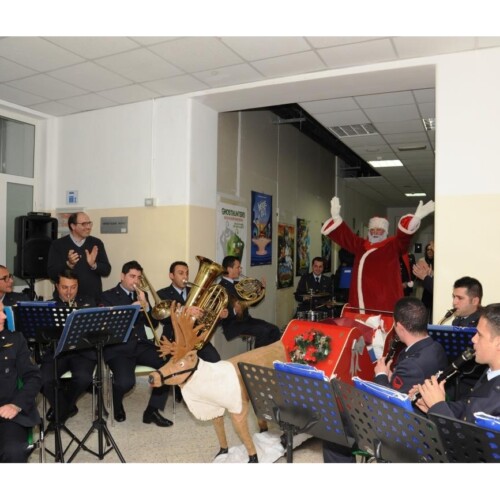 Bari, un concerto di Natale per i bambini ricoverati nel reparto oncologico del Policlinico di Bari