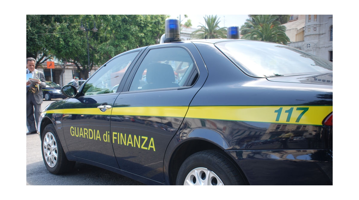 Bari, viaggi e regali con i soldi dell’Ordine degli Ingegneri: 13 indagati