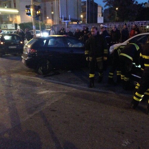 Bari, violento incidente tra viale Kennedy e via Giulio Petroni: due feriti