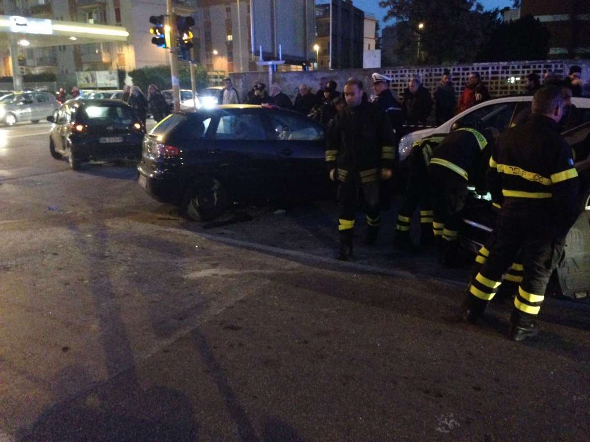 Bari, violento incidente tra viale Kennedy e via Giulio Petroni: due feriti