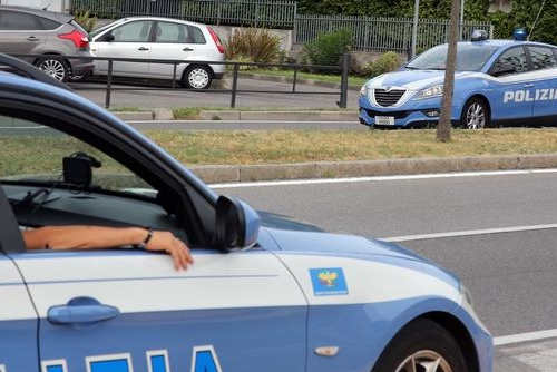 Bitonto, a bordo di un’auto armati di coltello: fermati tre andriesi