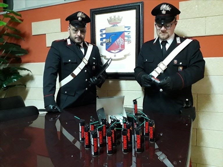 Botti illegali sequestrati dai carabinieri: due denunce a Modugno e Grumo