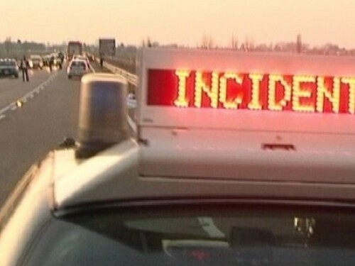 Brindisi, auto si ribalta su un cavalcavia: muore 21enne, due ragazzi feriti
