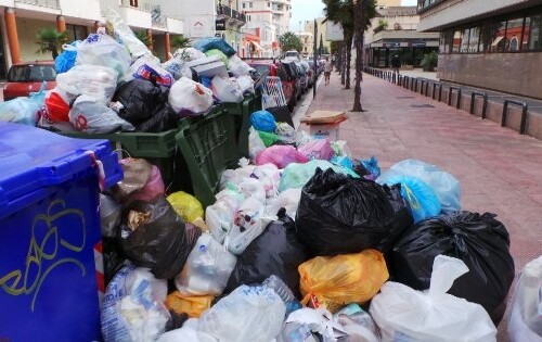 Brindisi, caos rifiuti: questa mattina riunione urgentissima per fronteggiare l’emergenza