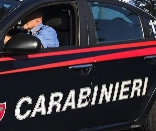 Brindisi, donna di 48 anni trovata morta in casa: indagano i carabinieri