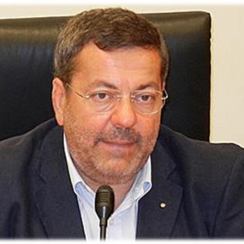 Brindisi, il sindaco denuncia tre consiglieri: fecero pressione sui vertici della ditta ‘Abaco’