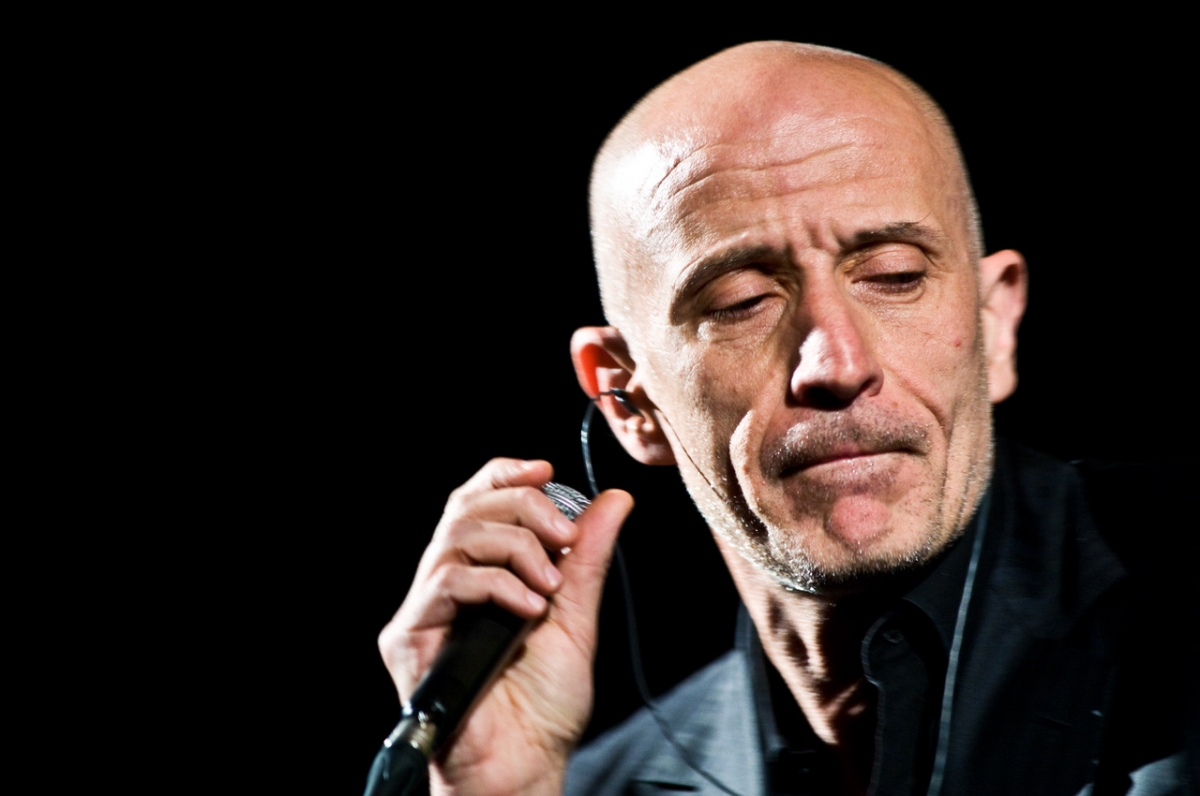 Brindisi, in Piazza Duomo Raffaele Casarano incontra Peppe Servillo con William Greco