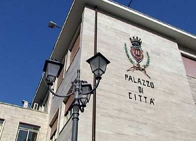 Brindisi, reati contro la pubblica amministrazione: perquisizioni in comune e quattro indagati