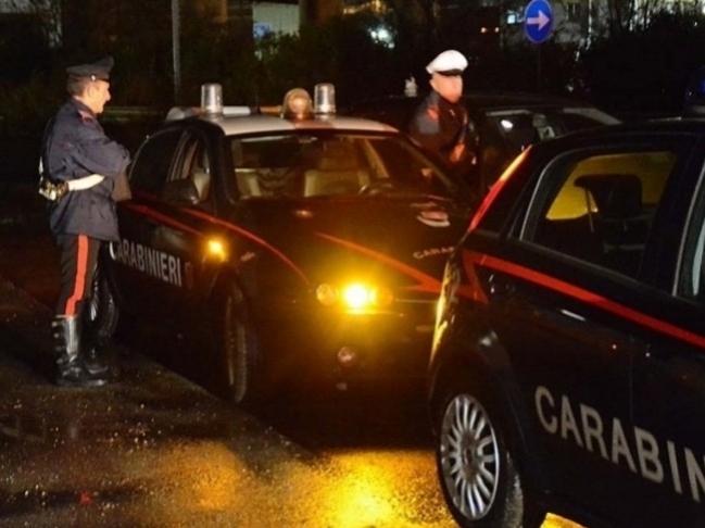 Brindisi, sequestrano una donna davanti ad una scuola: due arresti