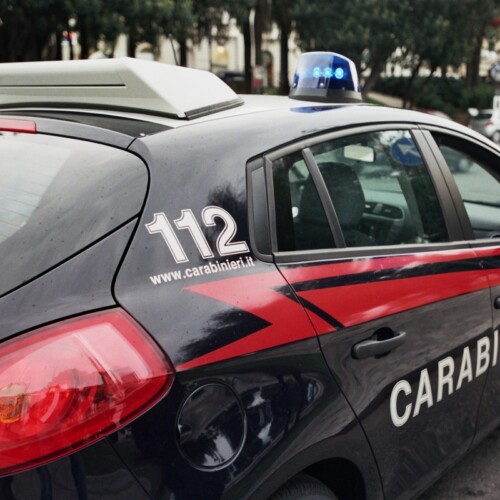 Brindisi: un colpo di fucile esploso contro la finestra di un appartamento, due arresti