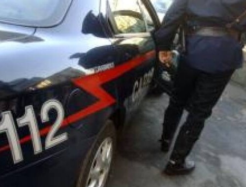 Brindisi, violenza sessuale su moglie e figli minorenni: arrestato 55enne