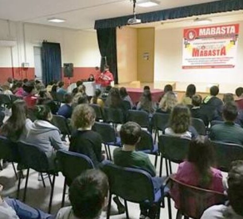 Bullismo, 400 alunni dell’istituto Galateo-Frigole di Foggia adottano il ‘Modello Mabasta’