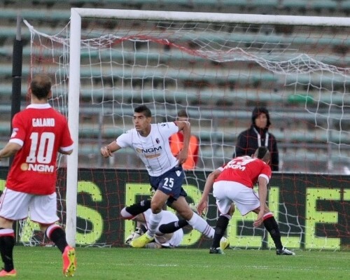 Calcio: il Bari saluta i playoff tra i fischi del San Nicola