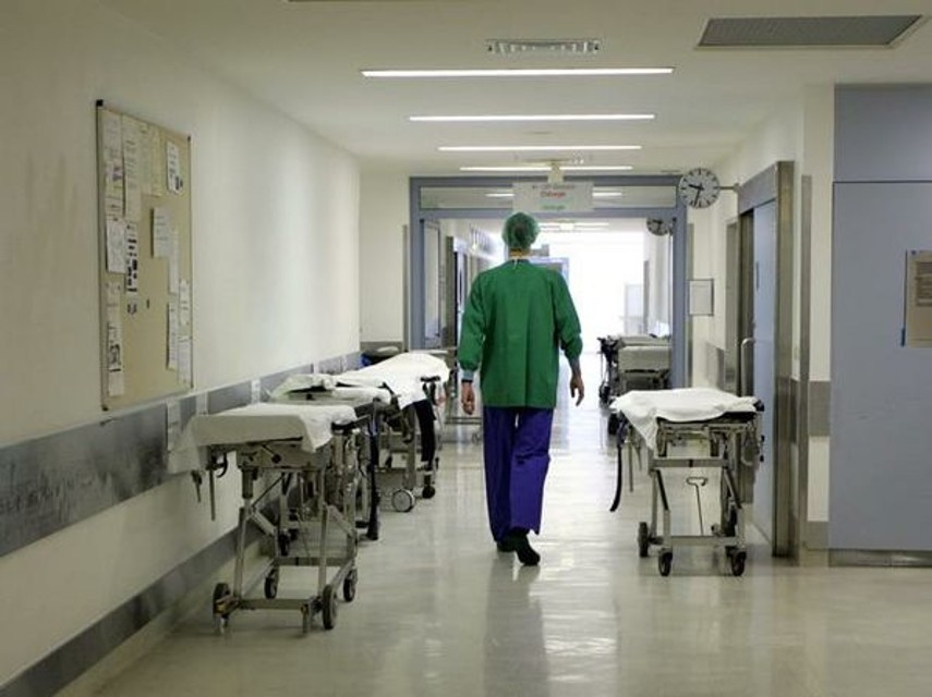 Calvario in tre ospedali per la rottura di un femore, muore donna salentina