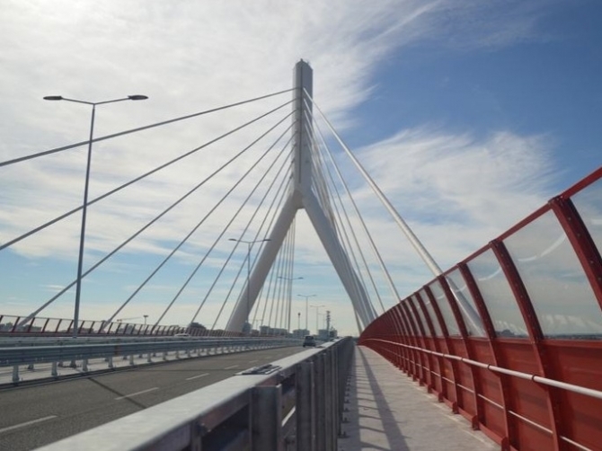 Campagna sulla lotta alle neoplasie polmonari, il ponte Adriatico si colora di di bianco
