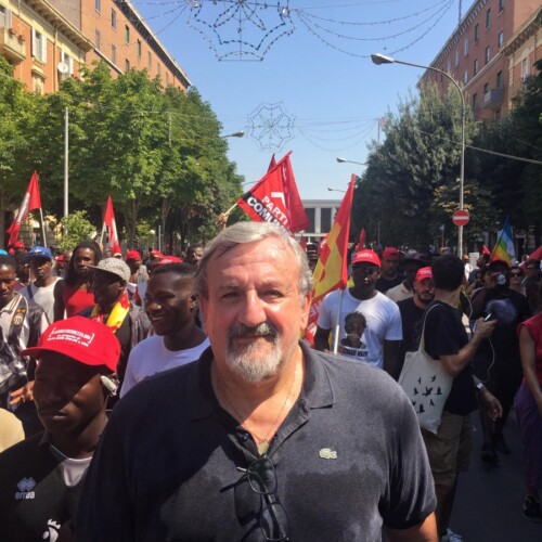 Caporalato, Emiliano alla marcia dei ‘berretti rossi’: ‘Battaglia di tutti, questo sciopero è un segno importante ‘