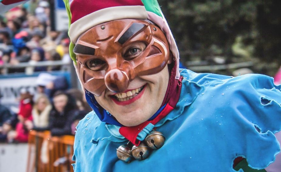Carnevale di Putignano, si parte il 17 febbraio: i giganti di cartapesta pronti a sfilare nel centro cittadino