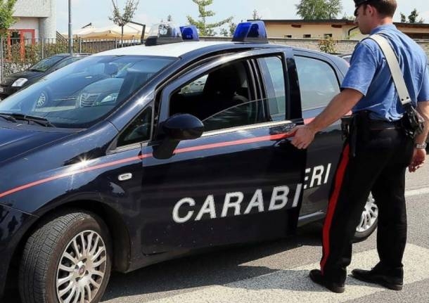 Casarano, 42enne pregiudicato ucciso a colpi di kalashnikov nel parcheggio di un supermercato