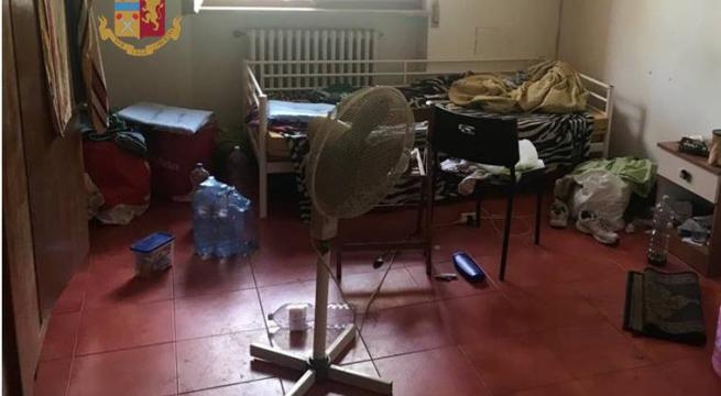 Castellaneta, braccianti sfruttati e costretti a dormire in un immobile fatiscente: due denunce