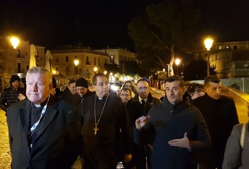 Cei, i vescovi visitano Bari vecchia: tour tra dolciumi e orecchiette