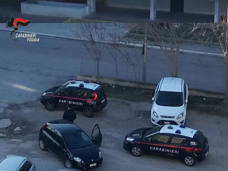 Cerignola, blitz dei carabinieri dopo il servizio di ‘Striscia la Notizia’: due arresti per spaccio nel quartiere San Samuele