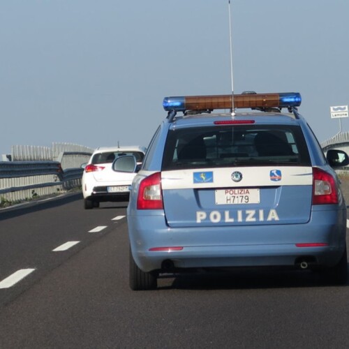 Cerignola, commando assalta tir in autostrada: colpo fallito e banditi in fuga