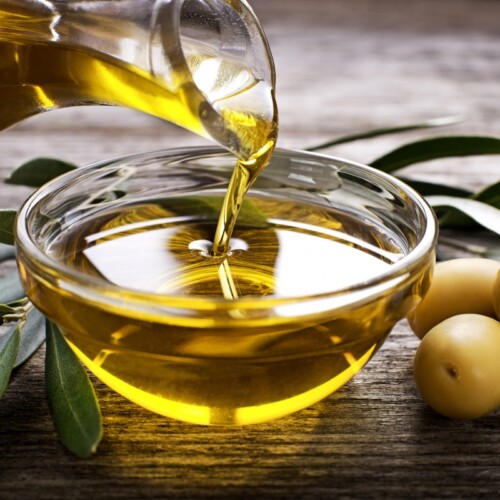 Cerignola, vendevano olio di semi spacciandolo per extravergine di oliva: 24 misure cautelari