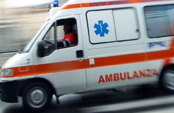 Colto da un malore mentre fa colazione in un lido: muore un anziano a Santo Spirito