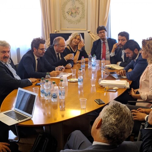 Contratti istituzionali di sviluppo per Brindisi e Lecce, Emiliano e i sindaci incontrano la ministra Lezzi