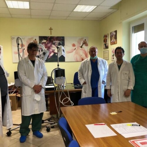 Coronavirus, ‘Conta su di noi’ e ‘Network Contacts’ donano tre dispositivi per ossigenoterapia all’ospedale di Bisceglie