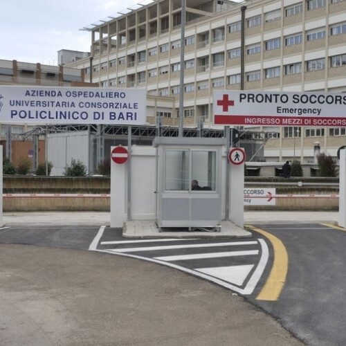 Coronavirus, docente salentina ricoverata al Policlinico di Bari: escluso contagio
