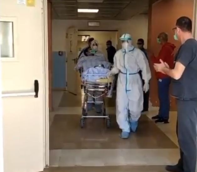 Coronavirus, guarito 38enne al Policlinico di Bari: ha vissuto con un polmone artificiale per 33 giorni