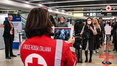 Coronavirus, termoscan in arrivo negli aeroporti pugliesi: ‘Servirà a controllare lo stato fisico termico dei passeggeri’