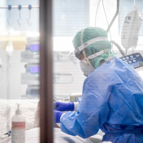 Covid-19, appello della Cisl Puglia a Emiliano: ‘Servono nuove assunzioni, necessario bloccare il contagio tra gli operatori sanitari’