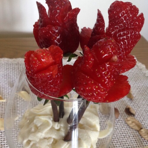 ‘Cucinando con Roberta’: Fragole in fiore
