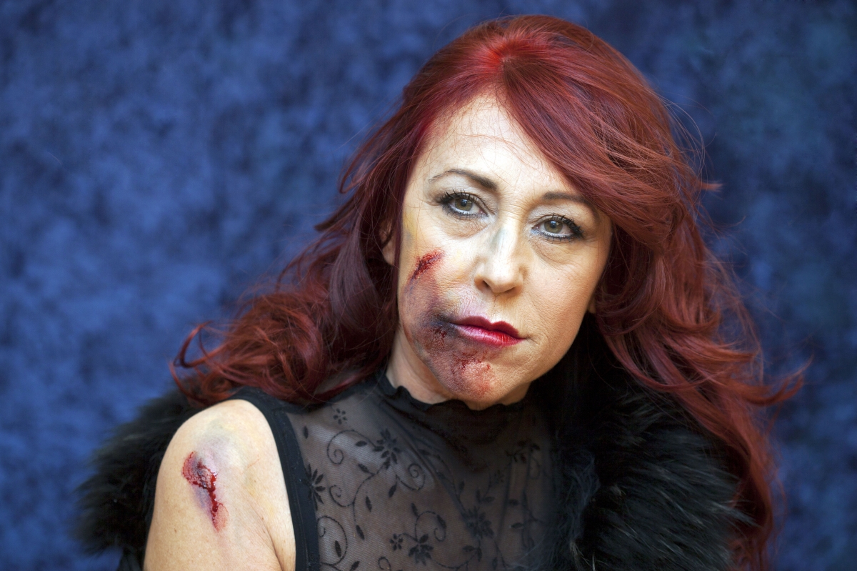 Violenza sulle donne,a Bari la mostra fotografica di Pio Meledandri: dodici storie in 36 scatti