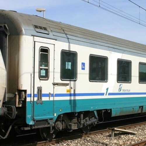 Donna travolta da un treno, disagi sulla linea Bari-Lecce